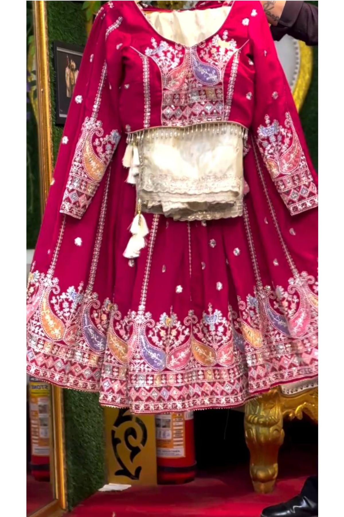 IYALAFAB WOMEN'S Georgette Trending Designer Semi-Stitched Lehenga Choli Set for Women | Dupatta & Unstitched Blouse | Wedding Outfit (SF201547 Beige free-size)