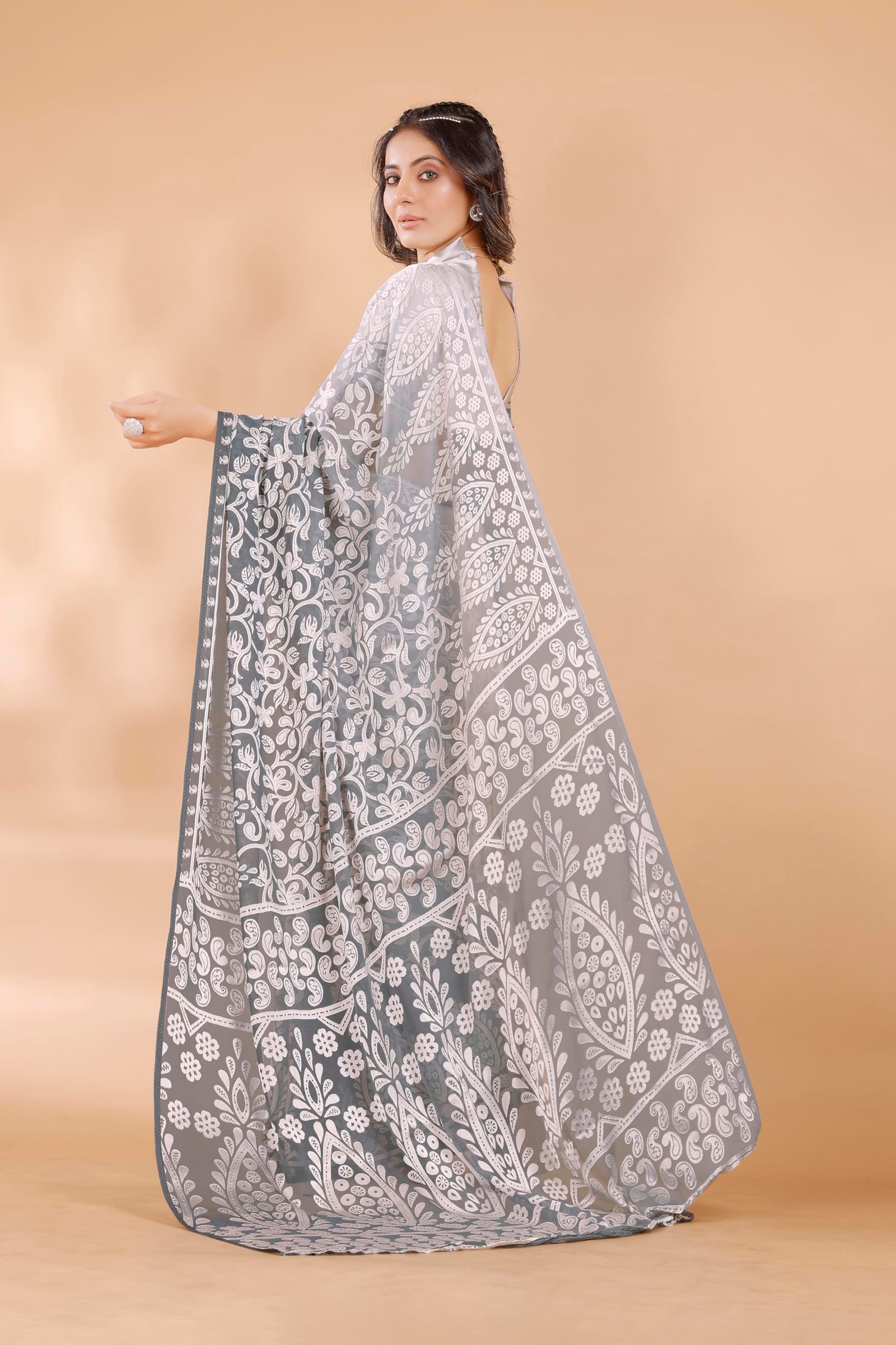 Garden Vareli Women Viscose Brasso Floral Print Saree With Unstitched Blouse Piece 73440 - Grey